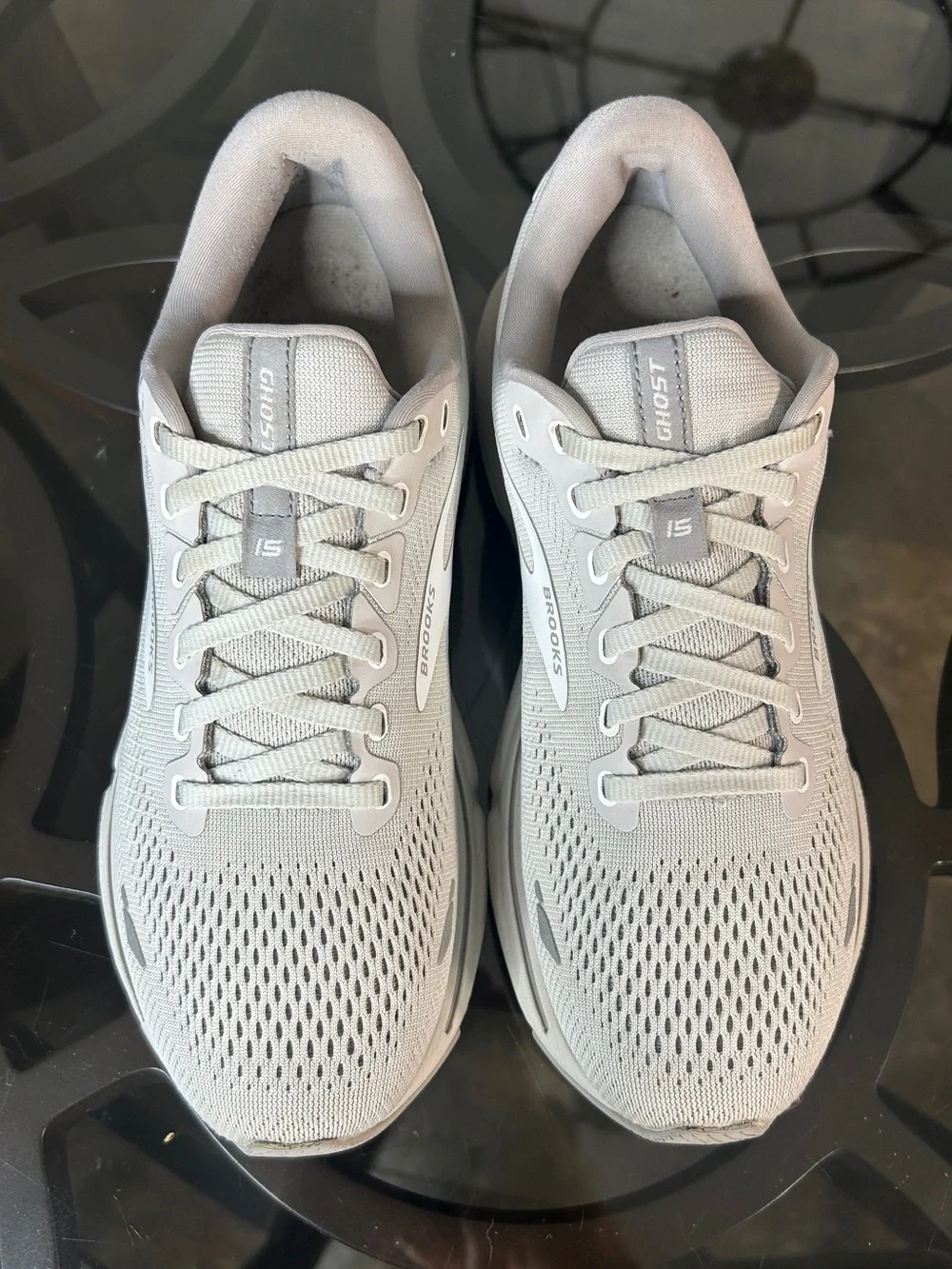 BROOKS Ghost 15 Gray White Cushion Running Shoes Sneakers Women's Size 9